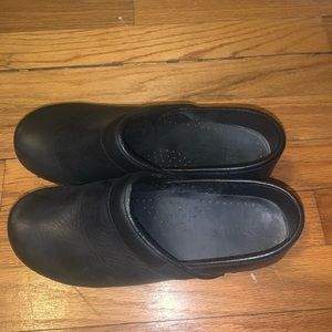 Black Sanita clogs